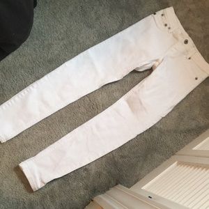 White skinny jeans